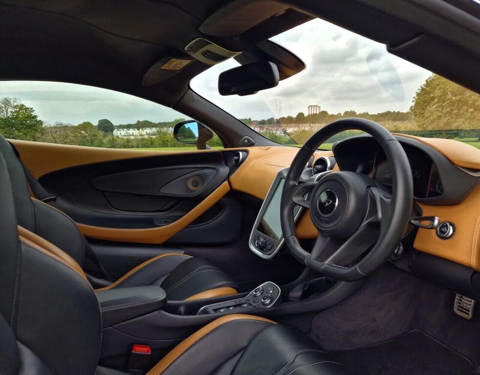 2015 McLaren 570S 3.8 SF65AZZ £450.00 per day over 25 hire.